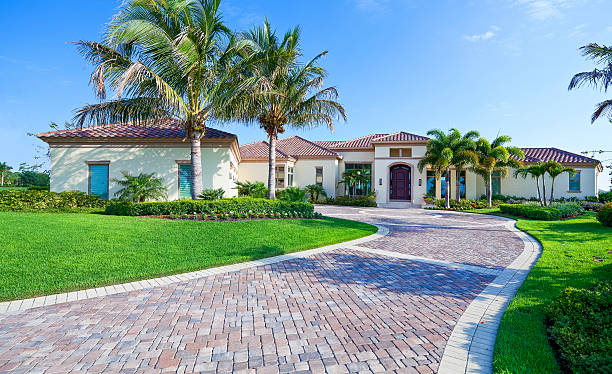 Best Driveway Paving Contractor  in Dravosburg, PA